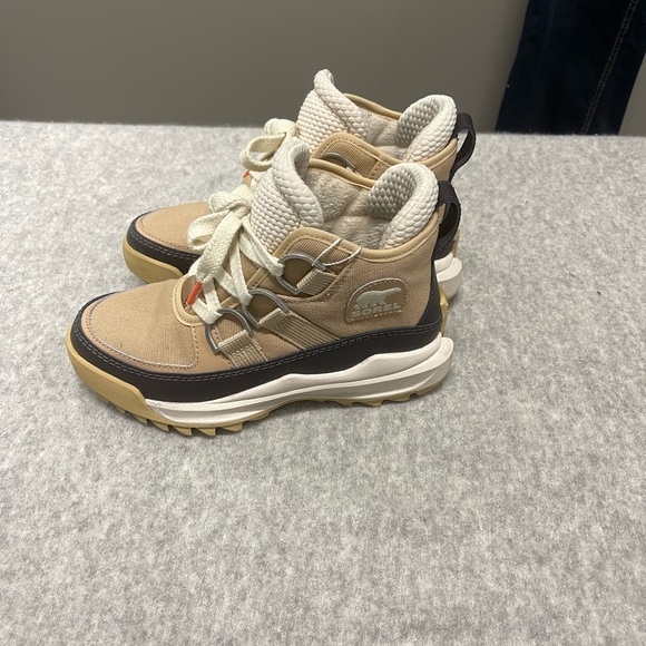 Sorel Cream and Tan Footwear - Picture 4 of 5